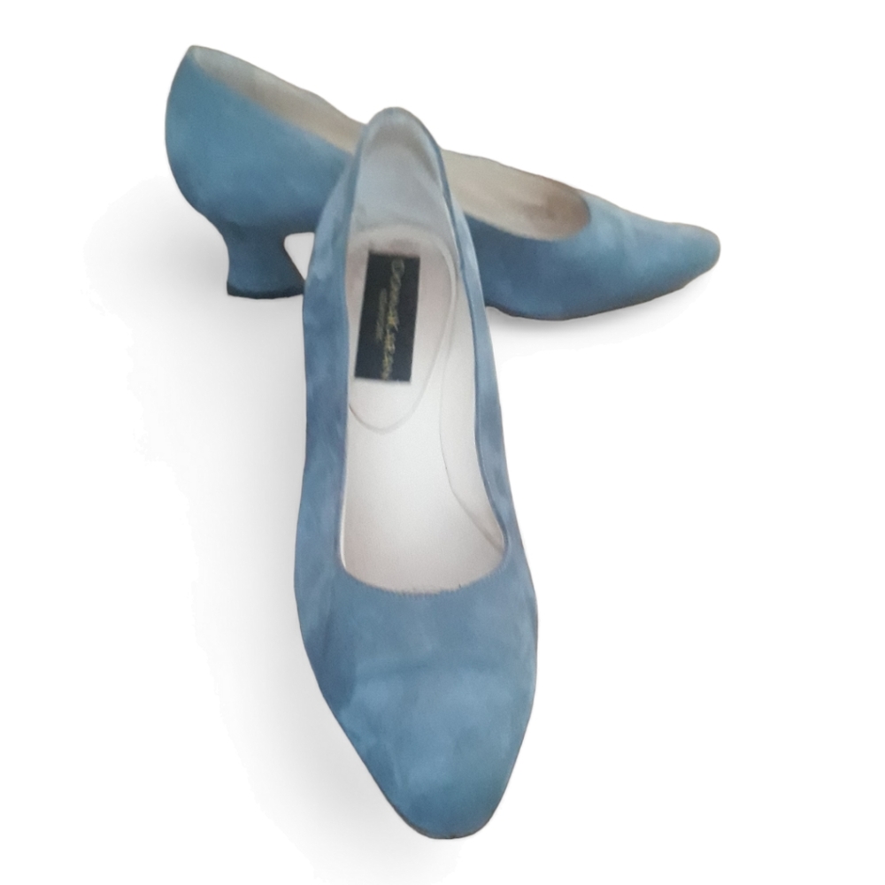 Donna Karan 2'' beveled heel, size 6, grey suede